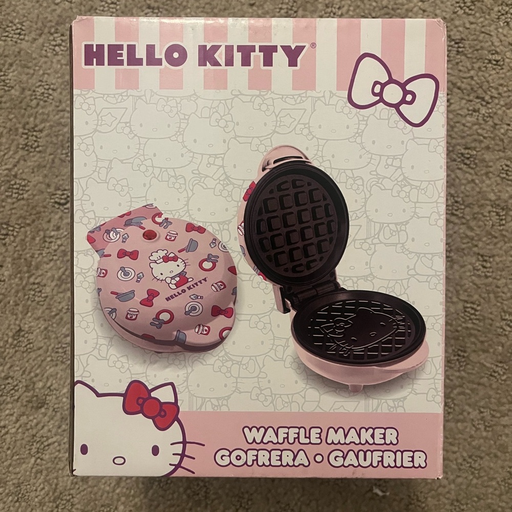 Hello Kitty Waffle Maker - Picture 2 of 4